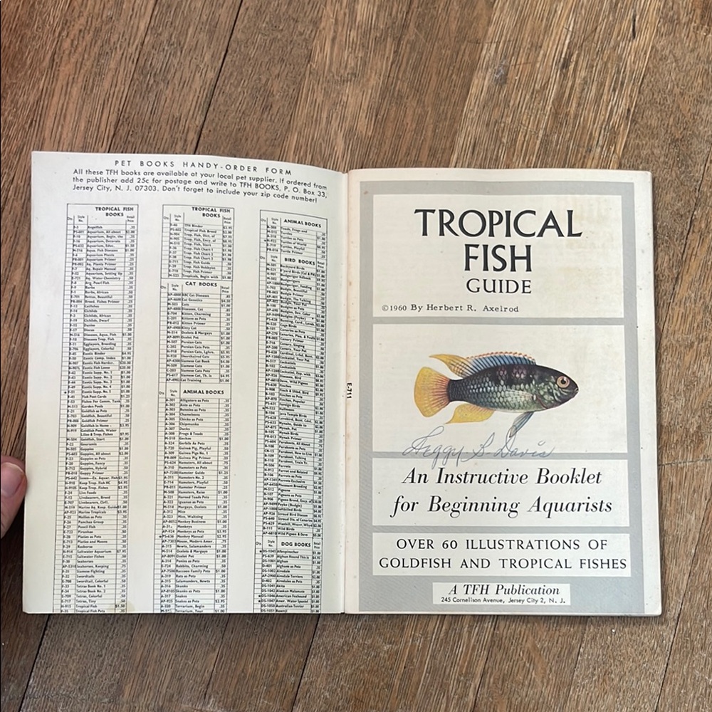 Tropical Fish Guide by Herbert R. Axelrod - Picture 3 of 11